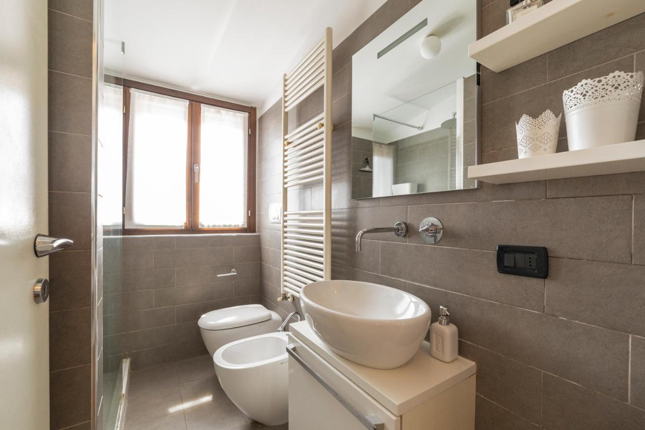 Porta Genova Balcony Apartment Milano Eksteriør billede