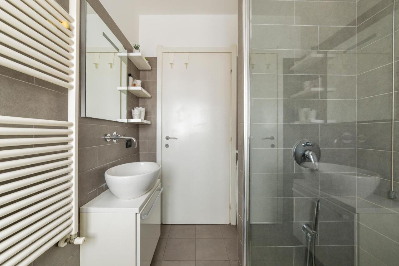 Porta Genova Balcony Apartment Milano Eksteriør billede