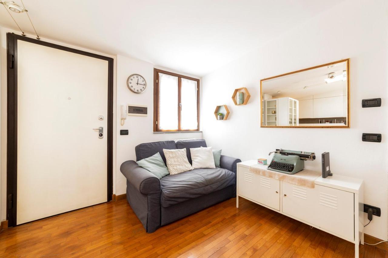 Porta Genova Balcony Apartment Milano Eksteriør billede